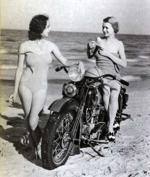 vintage-cycle-girl-500-1933-harley-adwtmk.jpg