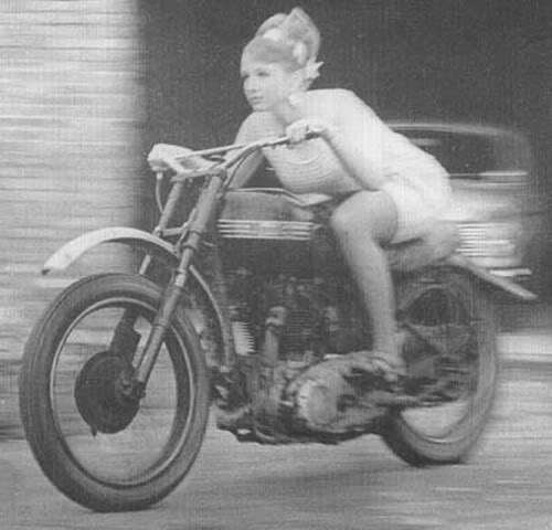 vintage-cycle-girl-500-babethreadwtmk.jpg