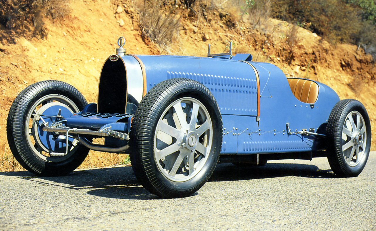 1930-Bugatti-Type-37-GP-1500cc-Blue-Low-fvl.jpg